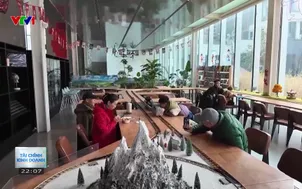 Nhà hàng phục vụ món ăn trên đường ray tí hon