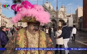 Rực rỡ mùa lễ hội hóa trang Venice
