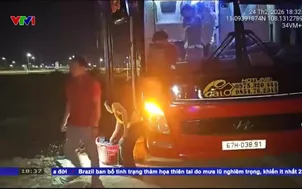 Chở quá 17 người, chủ xe bị phạt 102 triệu đồng