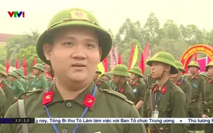 Thanh niên phấn khởi lên đường nhập ngũ