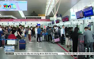 Giá nhiên liệu máy bay tăng gấp 3 lần