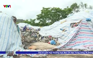 Đà Nẵng hàng nghìn tấn rác thải ùn ứ tại khu dân cư