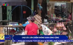 Chợ cóc lấn chiếm không gian công cộng