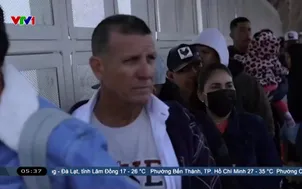 Mỹ giảm một nửa số thẻ xanh được cấp