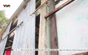 Hơn 100 căn nhà hư hại sau giông lốc ở Cà Mau