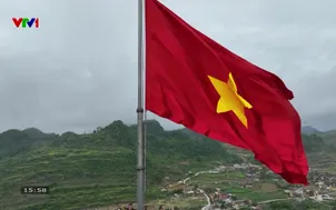 Về quê: Chung tay trao bồn nước sạch