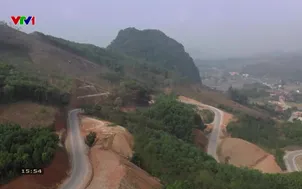 Về quê: Hiến đất mở đường