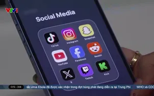 Ba Lan hạn chế điện thoại thông minh ở trường tiểu học 