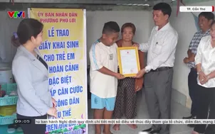 Hỗ trợ người yếu thế làm thủ tục hành chính