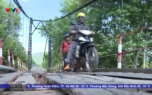 Khó khăn khi nhiều cây cầu treo xuống cấp