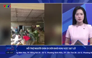 Hỗ trợ người dân di dời khỏi khu vực sạt lở