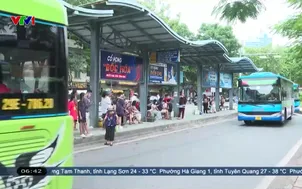 Giao thông công cộng Hà Nội hút khách dịp lễ