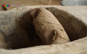 Học tập và thực hành theo Bác: Giữ hồn gốm Mường Chanh