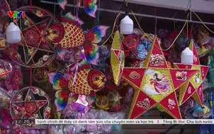 Đồ chơi Trung thu truyền thống hút khách