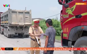 Vướng mắc xử lý xe quá tải chạy trên đê