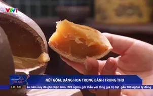 Nét gốm, dáng hoa trong bánh Trung thu