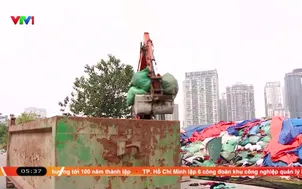 Xử lý 300 tấn rác quần áo tại phường Từ Liêm