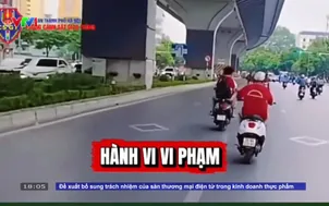 Con chở bạn đi xe lạng lách, mẹ bị phạt 9 triệu đồng