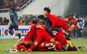 Chủ tịch LĐBĐ châu Á khen ĐT Việt Nam chơi xuất sắc, giành AFF Cup thuyết phục