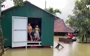 Hành trình tâm huyết của những người đi xây nhà chống lũ