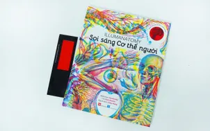 Soi sáng cơ thể người: Cuốn bách khoa độc đáo về cơ thể con người
