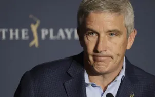Jay Monahan (ủy viên PGA Tour) xin không nhận lương vì dịch Covid-19