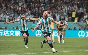 Vòng 1/8 World Cup 2022 | Argentina 2-1 Australia: Messi gánh hàng công, Martinez vá hàng thủ