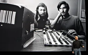 Vì sao kỷ vật của Steve Jobs luôn có giá tới vài trăm nghìn USD?