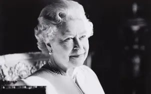 Arsenal dành một khoảng thời gian tĩnh lặng giữa trận đấu để tưởng niệm cho nữ hoàng Elizabeth II, tuy nhiên lại bị cổ động viên Zurich la ó