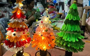 Thị trường đồ Giáng sinh: Bán hàng online thu cả trăm triệu đồng