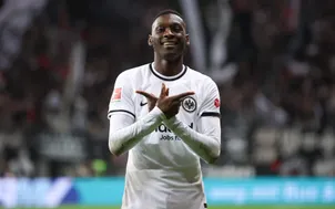 Frankfurt từ chối lời đề nghị của Bayern Munich