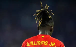 Barcelona sẽ không “tất tay” trong thương vụ Nico Williams