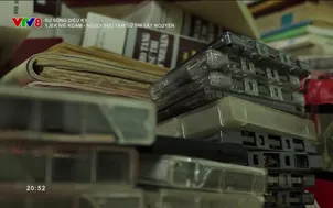 Sự sống diệu kỳ: 	Yjek Niê Kdăm - Người sưu tầm Sử thi Tây Nguyên