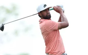 Từ cú putt 3 inch để có điểm par, Tony Finau mắc sai lầm và có double bogey