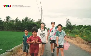 Cha con vạn dặm: Hành trình viết tiếp tuổi thơ