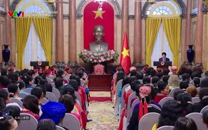 Tuổi cao gương sáng: Hào khí Diên hồng