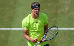 Alexander Zverev vào chung kết Stuttgart mở rộng