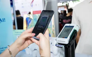 Thanh toán không tiền mặt tăng trưởng trong khối dịch vụ công