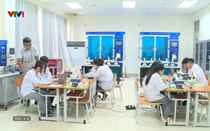 Tôi học để làm trong nhà máy bán dẫn