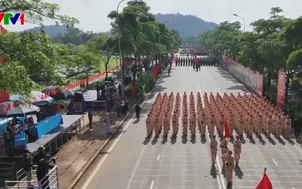 Lực lượng Công an nhân dân hợp luyện diễu binh, diễu hành