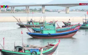 Cảng cá 280 tỷ đồng - Tàu phải chờ nước lên mới vào được