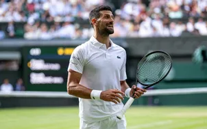 Djokovic ngược dòng vào bán kết Wimbledon