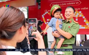 Người dân hào hứng tham gia "Ngày hội bình yên"