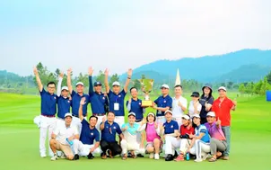 Play-off lịch sử: CLB Golf Họ Bùi lần đầu tiên vô địch giải Dòng Họ

