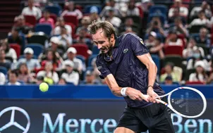 Daniil Medvedev giành quyền vào bán kết Thượng Hải Masters