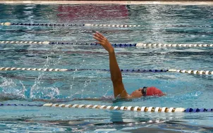 Gần 200 VĐV tranh tài ở Giải Bơi Người cao tuổi TP Hồ Chí Minh 2025