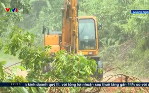 Khắc phục sạt lở núi trên tuyến quốc lộ 24C