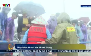 Quảng Ngãi: Cứu nhiều người mắc kẹt giữa dòng lũ sông Trà Khúc 