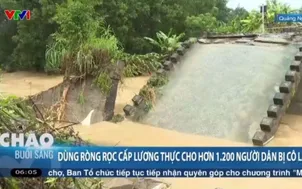 Dùng ròng rọc cấp lương thực cho hơn 1.200 người dân bị cô lập