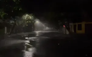 Cận cảnh sức gió của cơn bão số 13 (Kalmaegi)